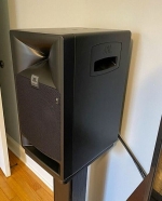 JBL 708P